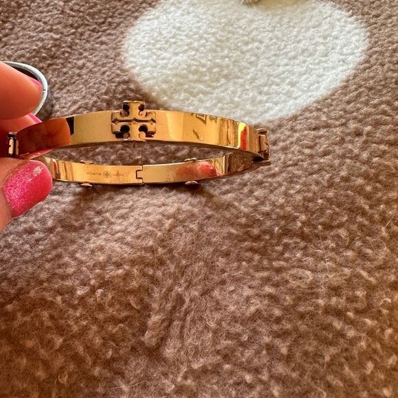 Tory Burch Multicolor Metal Bracelets. Set of 4 Authentic - Picture 4 of 5
